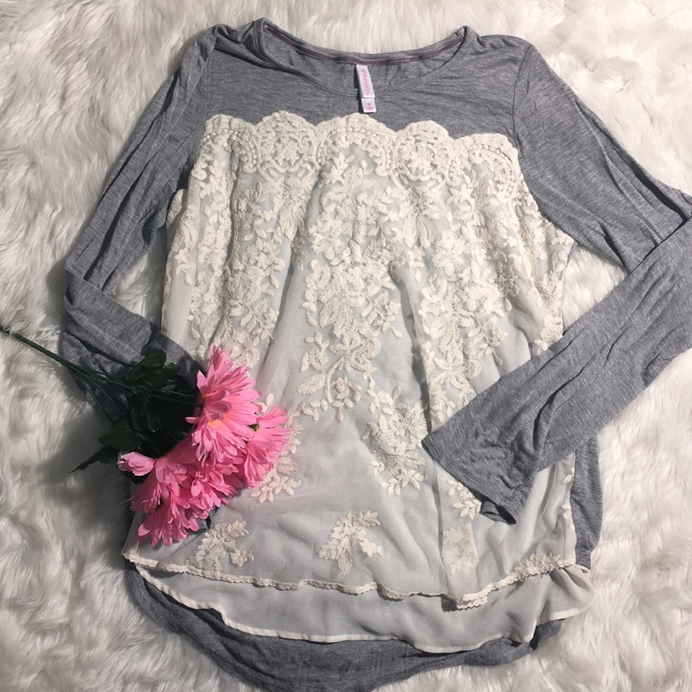 Long sleeve floral and lace top